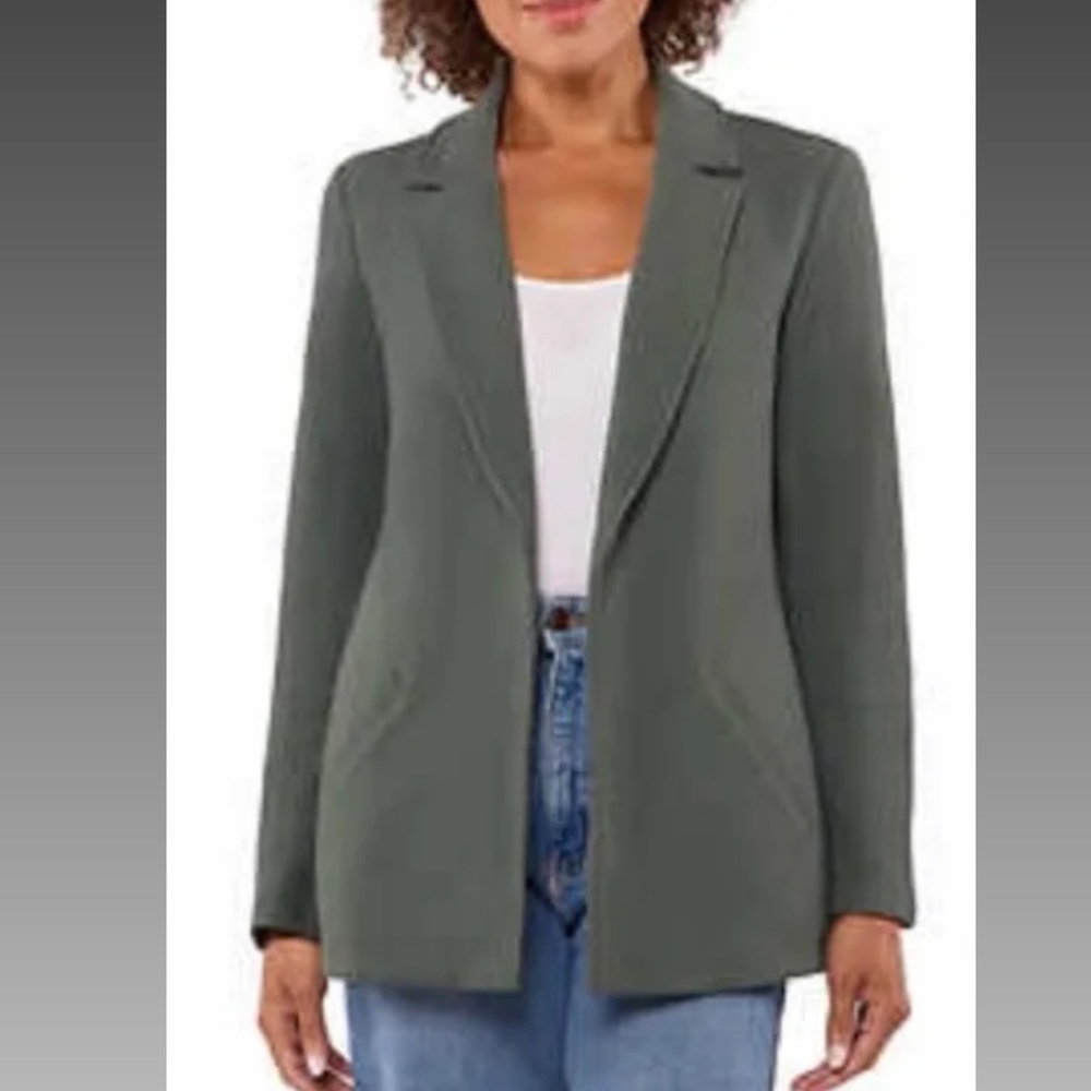 Matty M knit boyfriend blazer in Sage